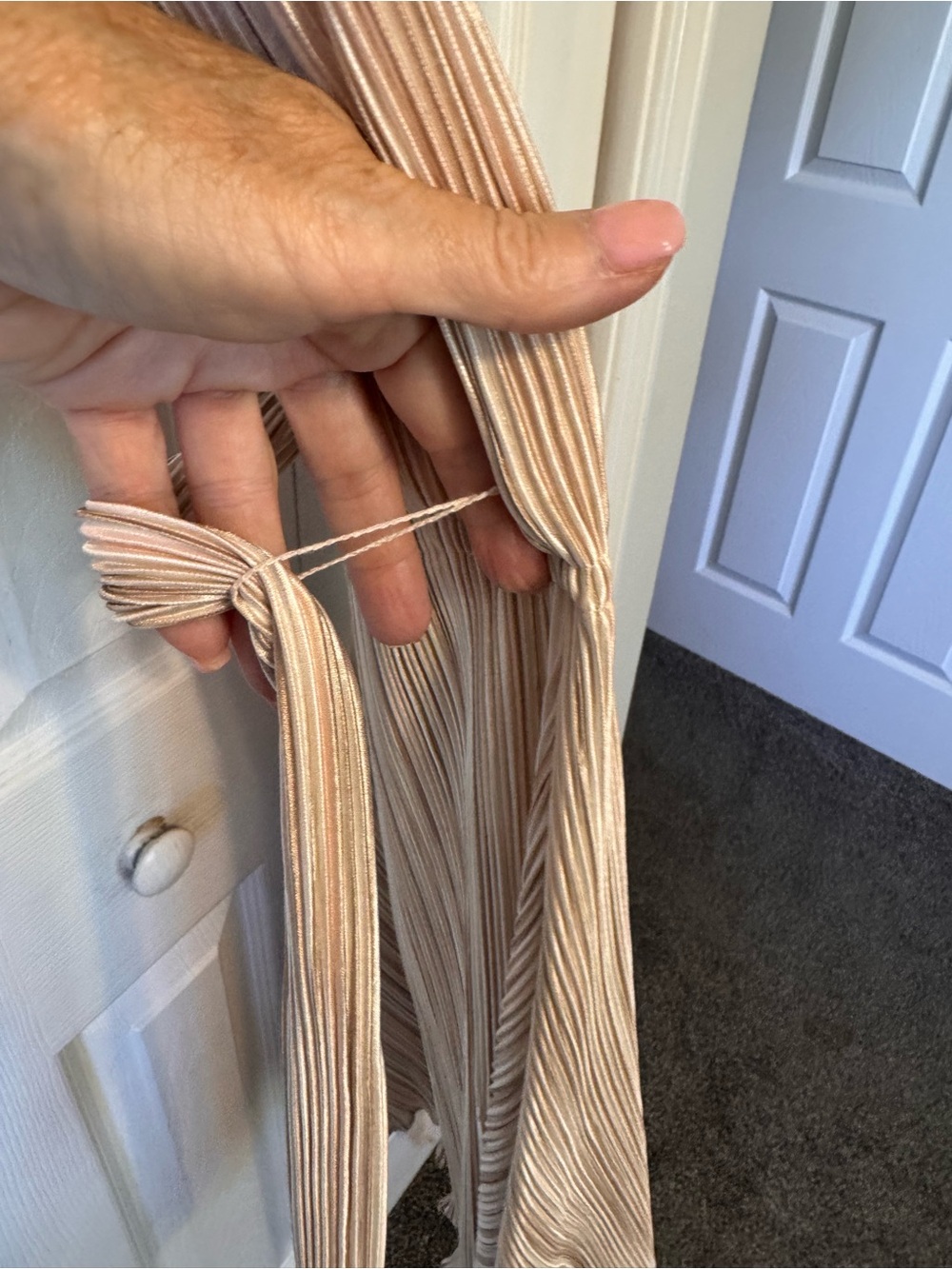 DKNY NWT Beige Taupe Pleated Midi Dress Removable Waist Tie 2 Small flaws Size 4 - Picture 5 of 16